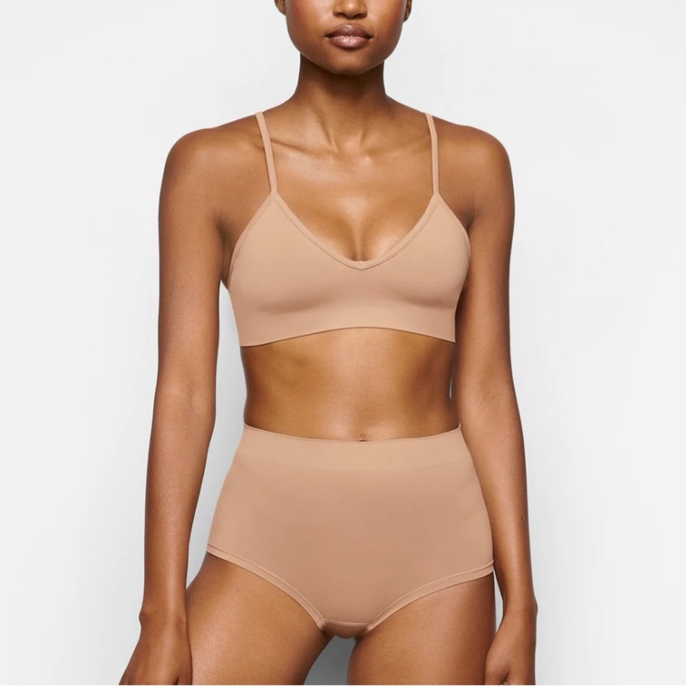 SKIMS Soft Smoothing Seamless Bralette